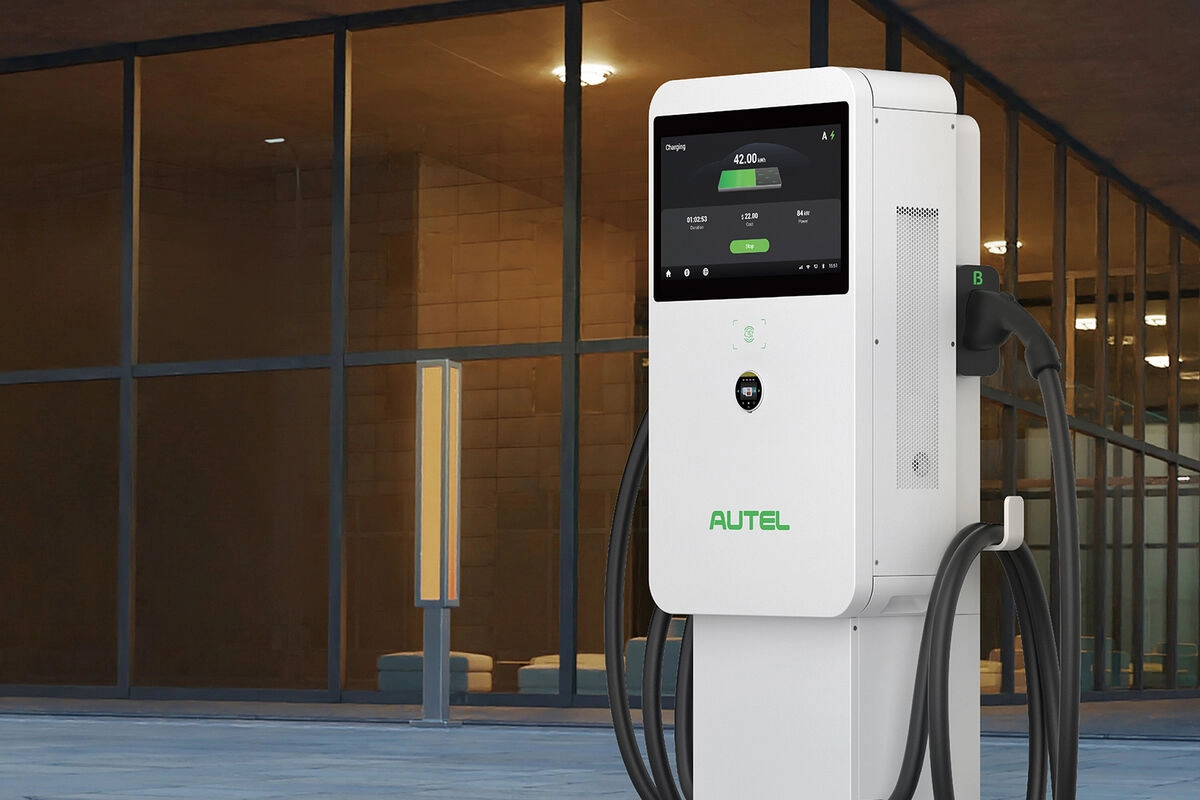 Borne de recharge Autel pour professionnels et collectivités
